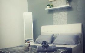Fahaz Lumut Homestay
